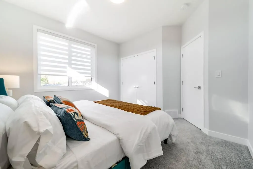 Nordic Retreat, 4Br, Min To Wem & Dt, Aircon & Fireplace, Sleeps 10! 埃德蒙顿 度假居