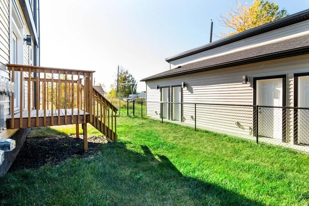 Nordic Retreat, 4Br, Min To Wem & Dt, Aircon & Fireplace, Sleeps 10! Edmonton Canada