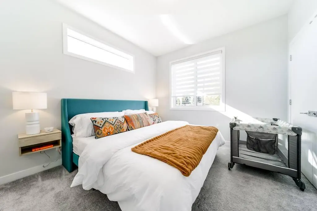 Holiday home Nordic Retreat, 4Br, Min To Wem & Dt, Aircon & Fireplace, Sleeps 10! Edmonton