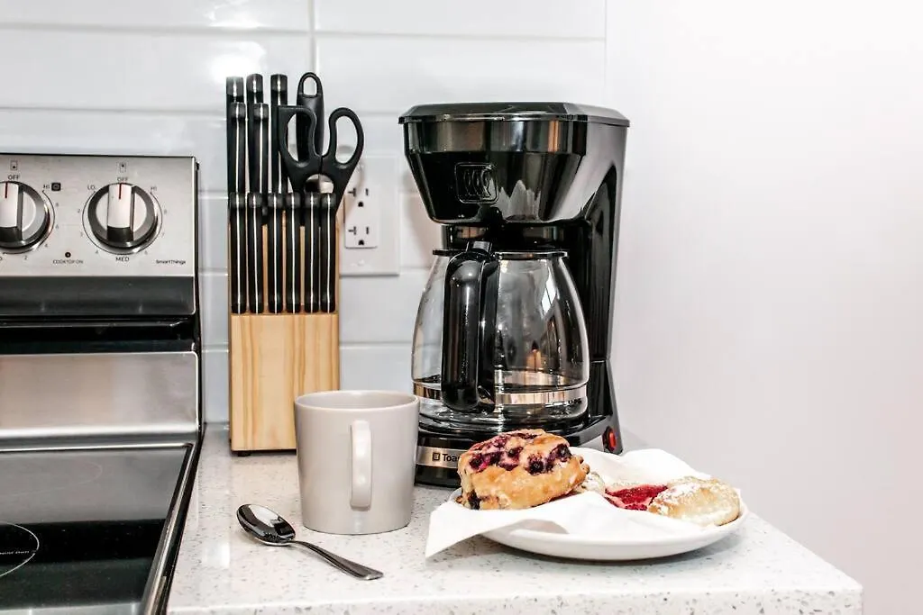 Nordic Retreat, 4Br, Min To Wem & Dt, Aircon & Fireplace, Sleeps 10! Edmonton