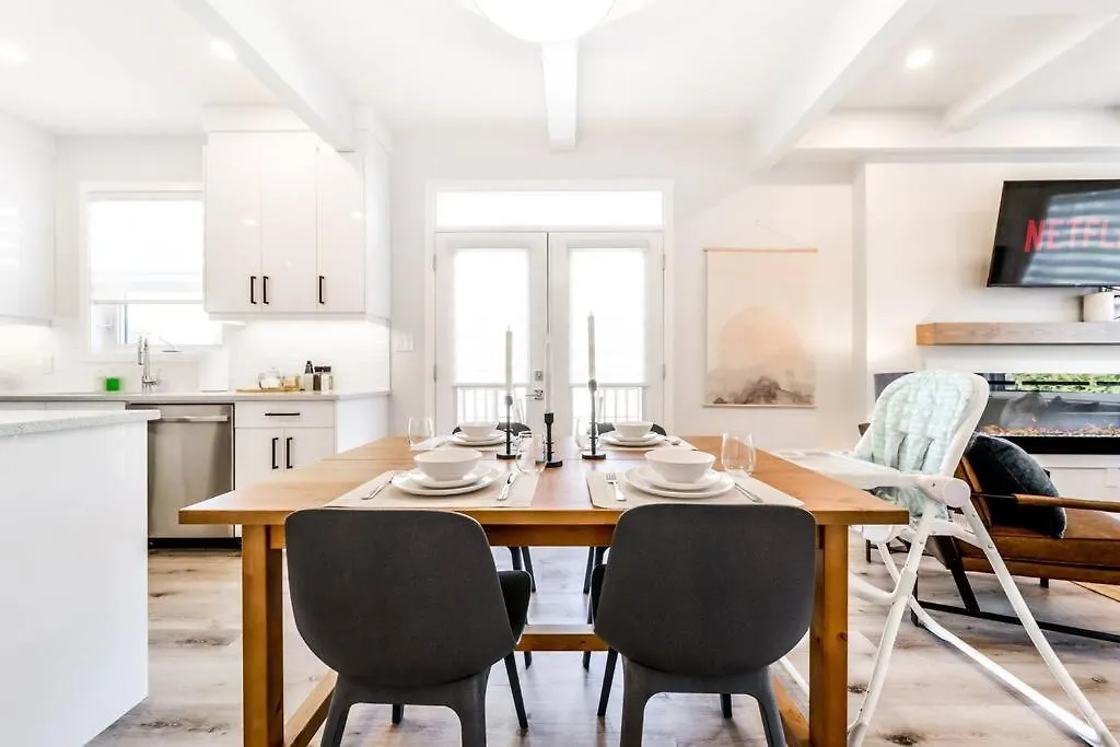Nordic Retreat, 4Br, Min To Wem & Dt, Aircon & Fireplace, Sleeps 10! Edmonton Holiday home