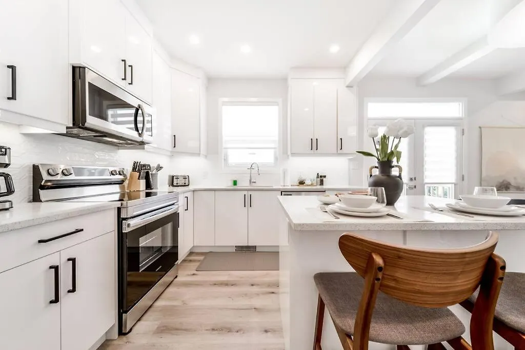 Nordic Retreat, 4Br, Min To Wem & Dt, Aircon & Fireplace, Sleeps 10! Edmonton