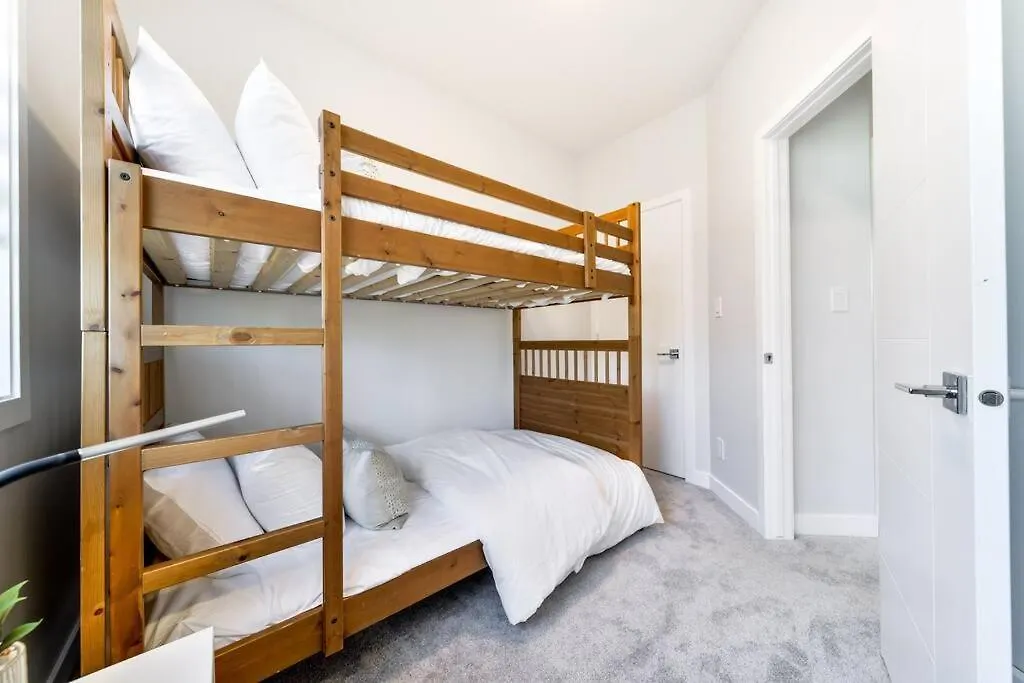 Nordic Retreat, 4Br, Min To Wem & Dt, Aircon & Fireplace, Sleeps 10! Edmonton
